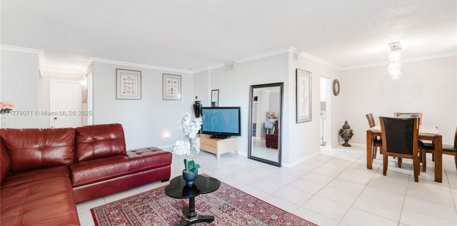 Condominio en Hollywood, Florida, 1 dormitorio  № 1726794