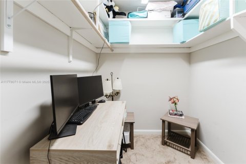Condominio en venta en Hollywood, Florida, 1 dormitorio, 78.97 m2 № 1726794 - foto 13