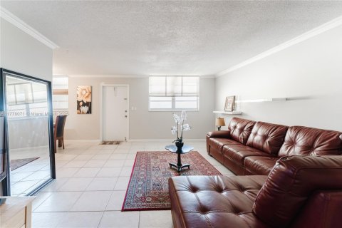 Condominio en venta en Hollywood, Florida, 1 dormitorio, 78.97 m2 № 1726794 - foto 6
