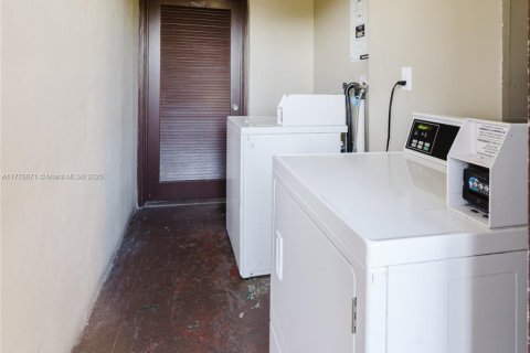 Condominio en venta en Hollywood, Florida, 1 dormitorio, 78.97 m2 № 1726794 - foto 26