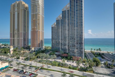 Condominio en alquiler en Sunny Isles Beach, Florida, 2 dormitorios, 106 m2 № 2059678 - foto 25