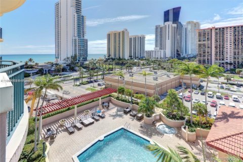 Condominio en alquiler en Sunny Isles Beach, Florida, 2 dormitorios, 106 m2 № 2059678 - foto 20