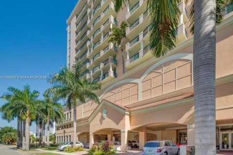 Condominio en alquiler en Sunny Isles Beach, Florida, 2 dormitorios, 106 m2 № 2059678 - foto 23