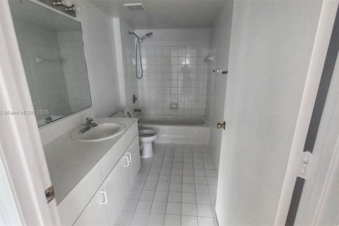 Copropriété à louer à Hollywood, Floride: 2 chambres, 69.4 m2 № 1762400 - photo 7