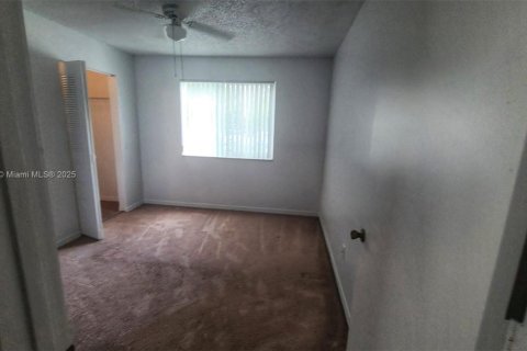 Copropriété à louer à Hollywood, Floride: 2 chambres, 69.4 m2 № 1762400 - photo 4