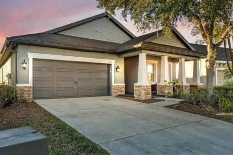 Casa en Wesley Chapel, Florida 4 dormitorios, 204.2 m2 № 2117179