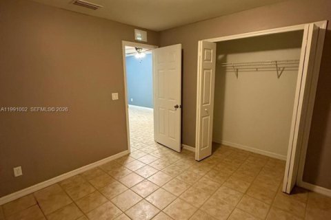 Casa en alquiler en Lehigh Acres, Florida, 3 dormitorios № 2058133 - foto 3