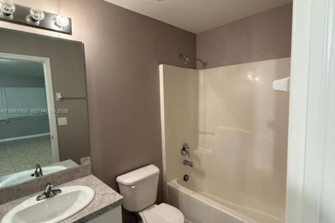 Casa en alquiler en Lehigh Acres, Florida, 3 dormitorios № 2058133 - foto 7