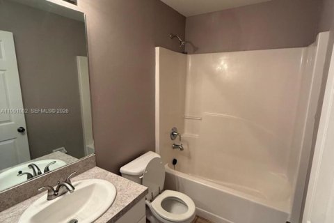 Casa en alquiler en Lehigh Acres, Florida, 3 dormitorios № 2058133 - foto 8