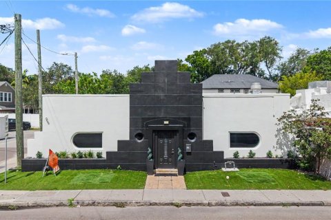 Immobilier commercial à Tampa, Floride 186.08 m2 № 2306085