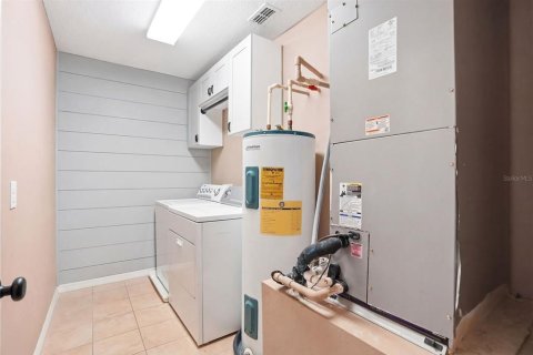 Townhouse in Windermere, Florida 3 bedrooms, 142.23 sq.m. № 2226499 - photo 17