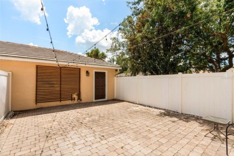 Townhouse in Windermere, Florida 3 bedrooms, 142.23 sq.m. № 2226499 - photo 19