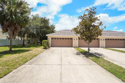 Townhouse in Windermere, Florida 3 bedrooms, 142.23 sq.m. № 2226499 - photo 20