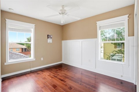 Townhouse in Windermere, Florida 3 bedrooms, 142.23 sq.m. № 2226499 - photo 12