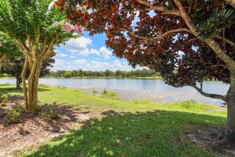 Townhouse in Windermere, Florida 3 bedrooms, 142.23 sq.m. № 2226499 - photo 21