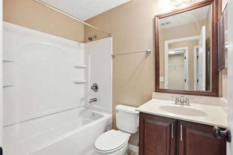 Townhouse in Windermere, Florida 3 bedrooms, 142.23 sq.m. № 2226499 - photo 11