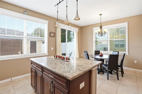 Townhouse in Windermere, Florida 3 bedrooms, 142.23 sq.m. № 2226499 - photo 9