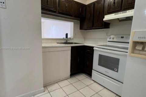 Copropriété à louer à Miami, Floride: 1 chambre, 76.74 m2 № 1716043 - photo 6