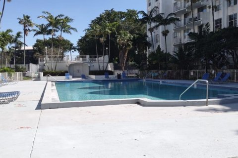 Condo in Miami, Florida, 1 bedroom  № 1716043 - photo 15