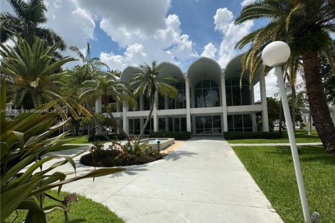 Condo in Miami, Florida, 1 bedroom  № 1716043 - photo 21