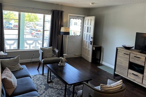 Copropriété à vendre à Clearwater, Floride: 2 chambres, 102.19 m2 № 2201514 - photo 4