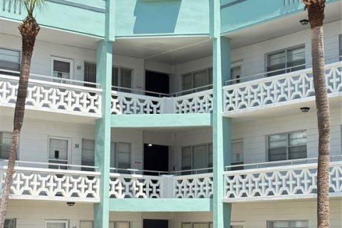 Condo à Clearwater, Floride, 2 chambres  № 2201514