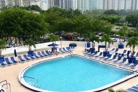 Кондоминиум с 2 спальнями в Авентура, Флорида № 2050996