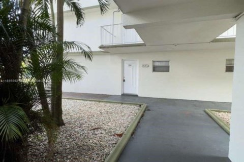 Copropriété à louer à Sunrise, Floride: 2 chambres, 87.7 m2 № 1947246 - photo 3