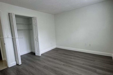 Copropriété à louer à Sunrise, Floride: 2 chambres, 87.7 m2 № 1947246 - photo 6