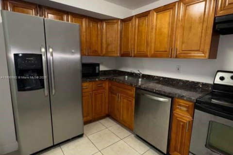 Copropriété à louer à Sunrise, Floride: 2 chambres, 87.7 m2 № 1947246 - photo 4