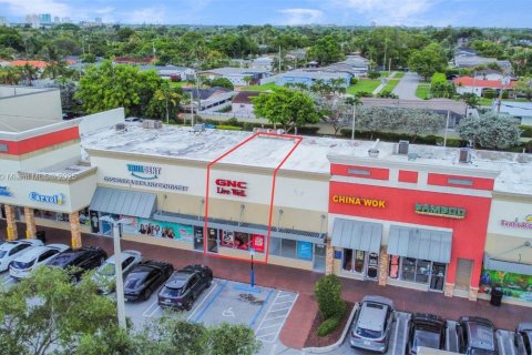 Propiedad comercial en venta en Miami, Florida № 2089172 - foto 3
