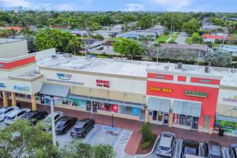 Propiedad comercial en venta en Miami, Florida № 2089172 - foto 18