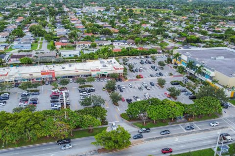 Propiedad comercial en venta en Miami, Florida № 2089172 - foto 20