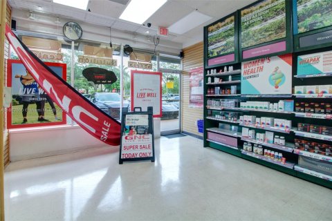 Propiedad comercial en venta en Miami, Florida № 2089172 - foto 7