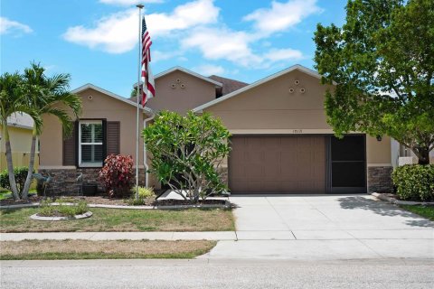 House in Punta Gorda, Florida 3 bedrooms, 178.37 sq.m. № 1806904 - photo 1