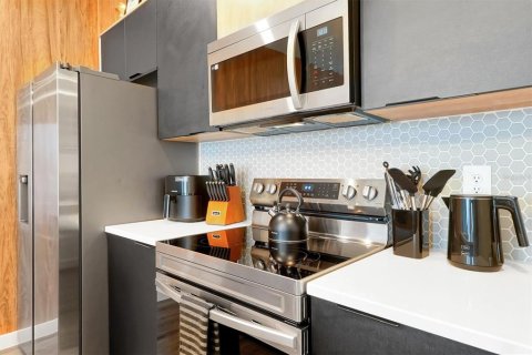 Снять в аренду таунхаус в Киссимми, Флорида 3 комнаты, 126.35м2, № 2259098 - фото 17
