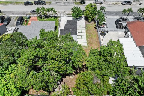 Villa ou maison à vendre à Miami, Floride: 2 chambres, 61.13 m2 № 1952324 - photo 20