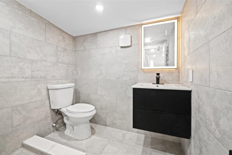 Villa ou maison à vendre à Miami, Floride: 2 chambres, 61.13 m2 № 1952324 - photo 9