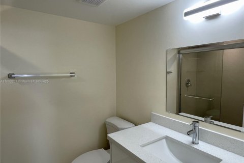 Снять в аренду кондоминиум в Норт-Майами-Бич, Флорида 2 спальни, 94.76м2, № 1944214 - фото 13