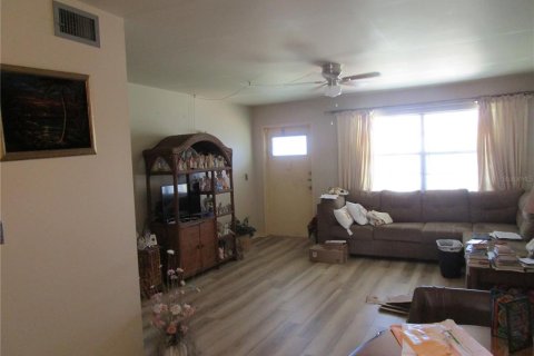 Condo in Saint Petersburg, Florida, 2 bedrooms  № 1798294 - photo 7