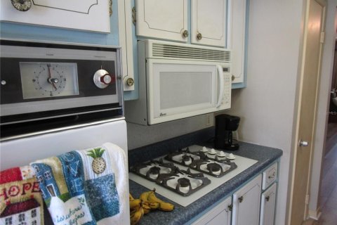 Condo in Saint Petersburg, Florida, 2 bedrooms  № 1798294 - photo 12
