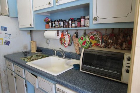 Condo in Saint Petersburg, Florida, 2 bedrooms  № 1798294 - photo 11