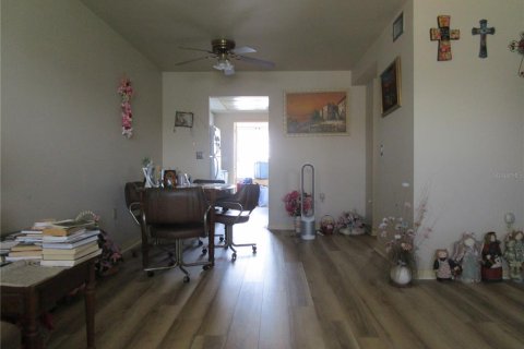 Condo in Saint Petersburg, Florida, 2 bedrooms  № 1798294 - photo 5