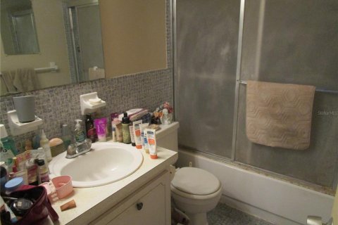 Condo in Saint Petersburg, Florida, 2 bedrooms  № 1798294 - photo 19