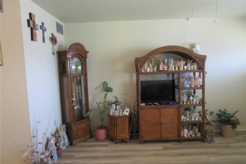 Condo in Saint Petersburg, Florida, 2 bedrooms  № 1798294 - photo 8