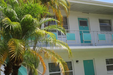 Condo in Saint Petersburg, Florida, 2 bedrooms  № 1798294 - photo 23