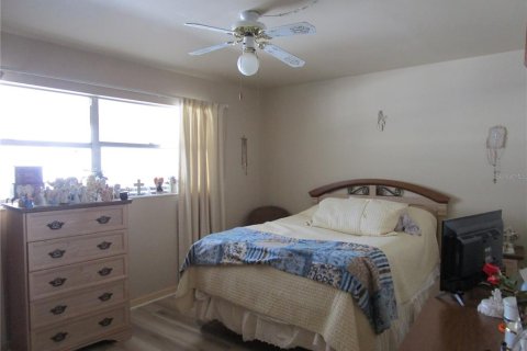 Condo in Saint Petersburg, Florida, 2 bedrooms  № 1798294 - photo 15