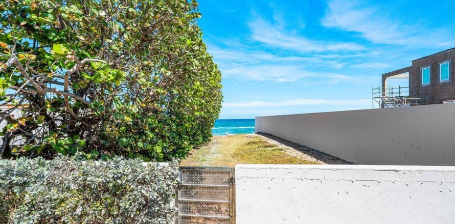 House in Palm Beach, Florida 5 bedrooms, 620.22 sq.m. № 1142325
