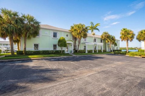 Condo à Saint Petersburg, Floride, 2 chambres  № 2408558