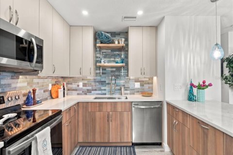 Copropriété à vendre à Saint Petersburg, Floride: 2 chambres, 76.64 m2 № 2408558 - photo 11